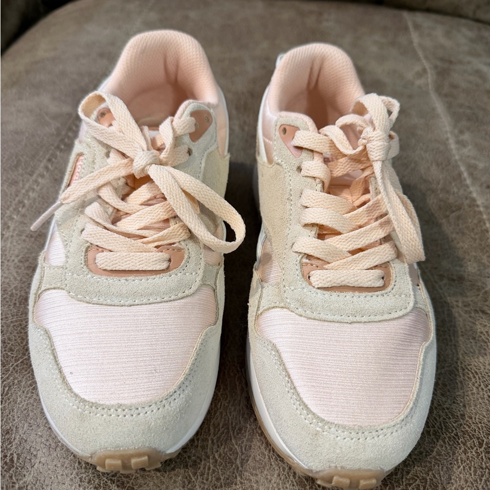 Reebok Women's Sneakers in Pink and Cream
